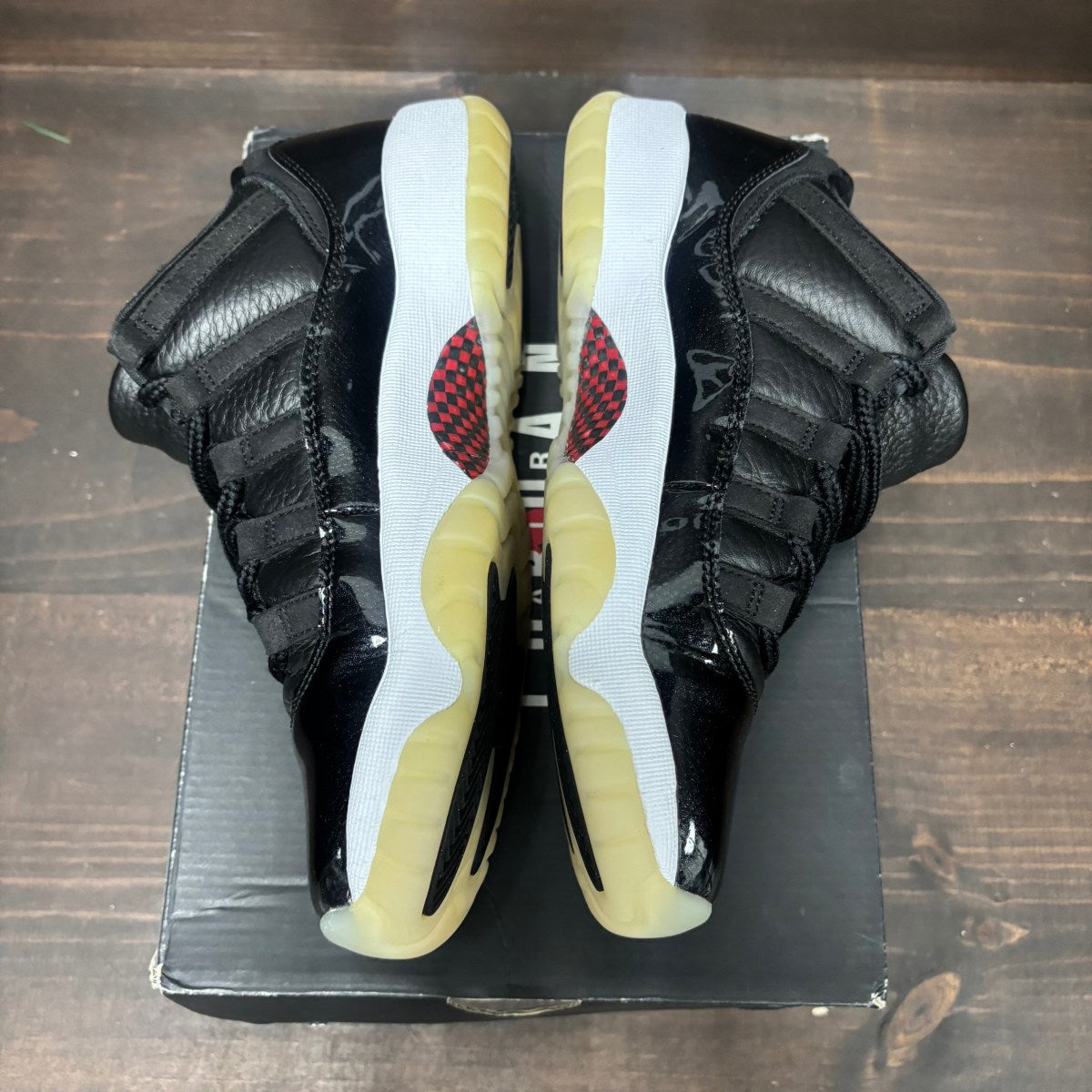 Jordan 11 Retro Low 72-10 (GS) - Image 4