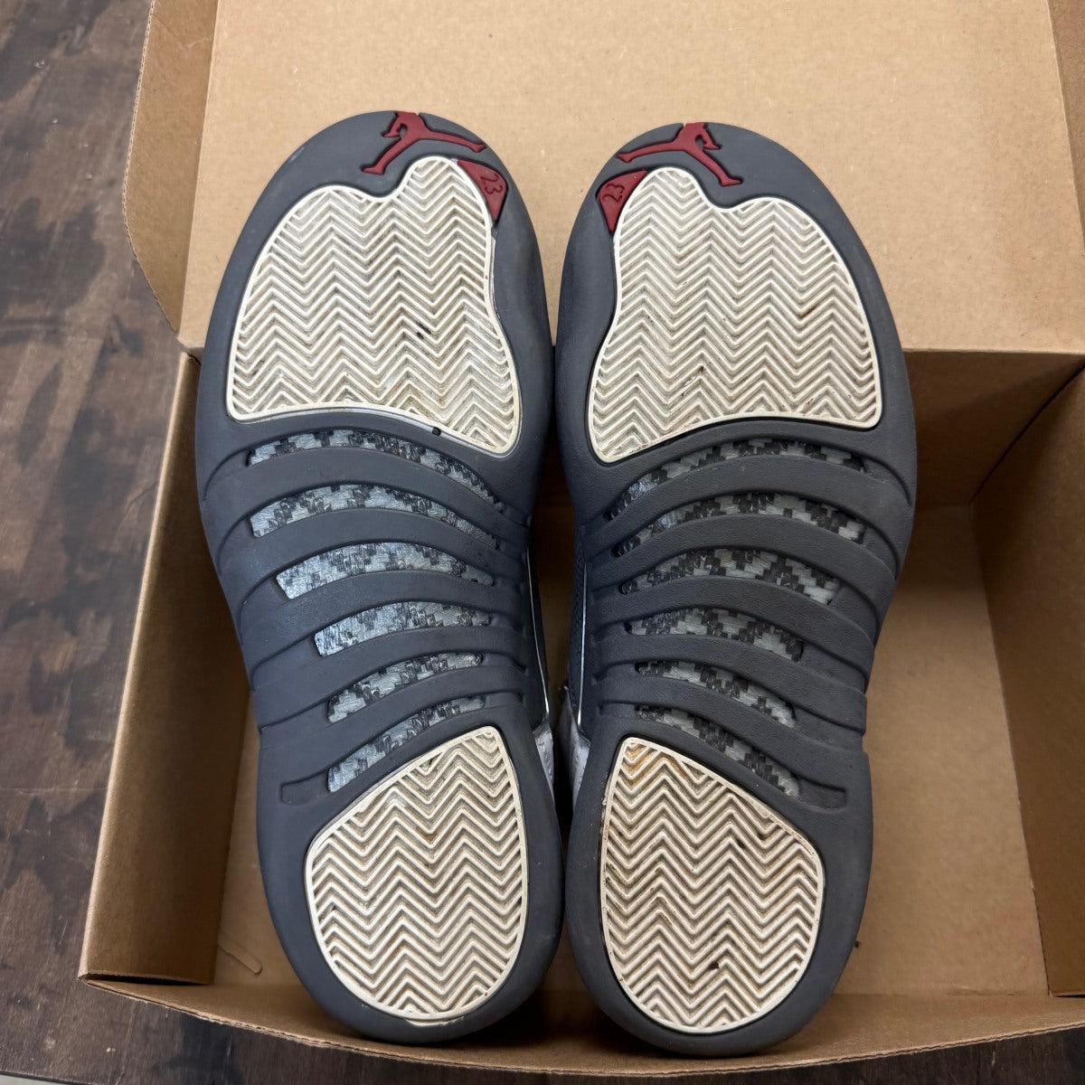 Jordan 12 Retro White Dark Grey Size 10.5 (Pre-Owned) - Image 5