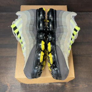 Nike Air VaporMax 95 Neon Size 11 (Pre-Owned) - Image 4