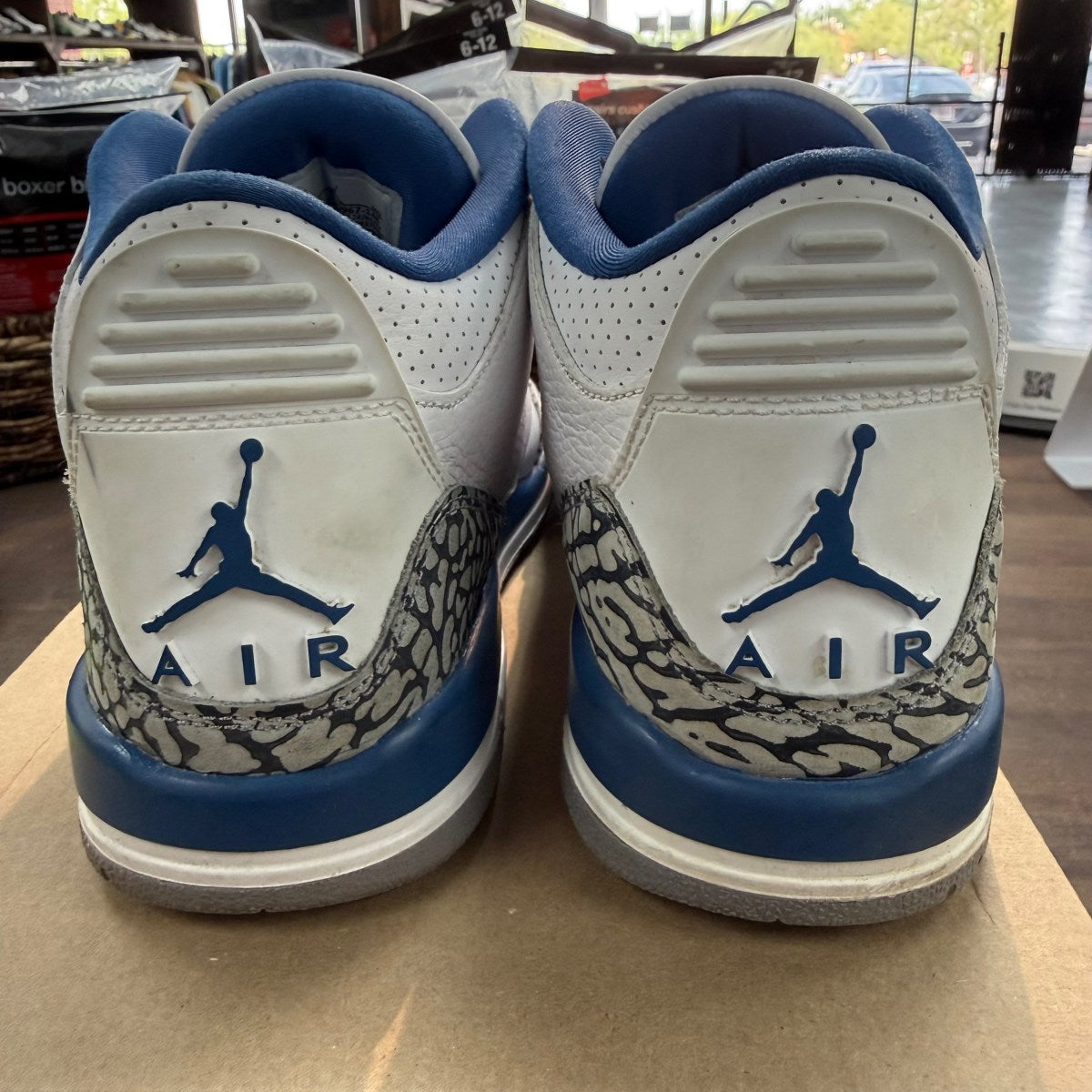 Jordan 3 Retro Wizards (GS) Size 6.5Y (Pre-Owned) - Image 4
