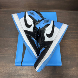 Jordan 1 Retro High OG UNC Toe Size 9 (Pre-Owned) - back