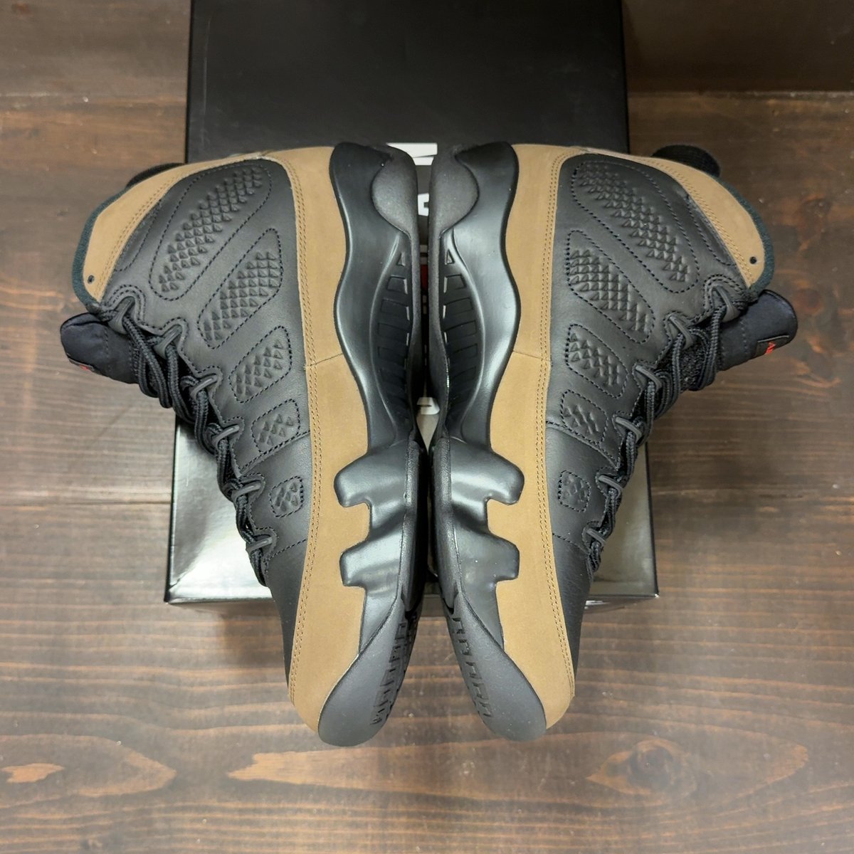 Jordan 9 Retro Olive (2024) Size 8.5 (Pre-Owned) - aux