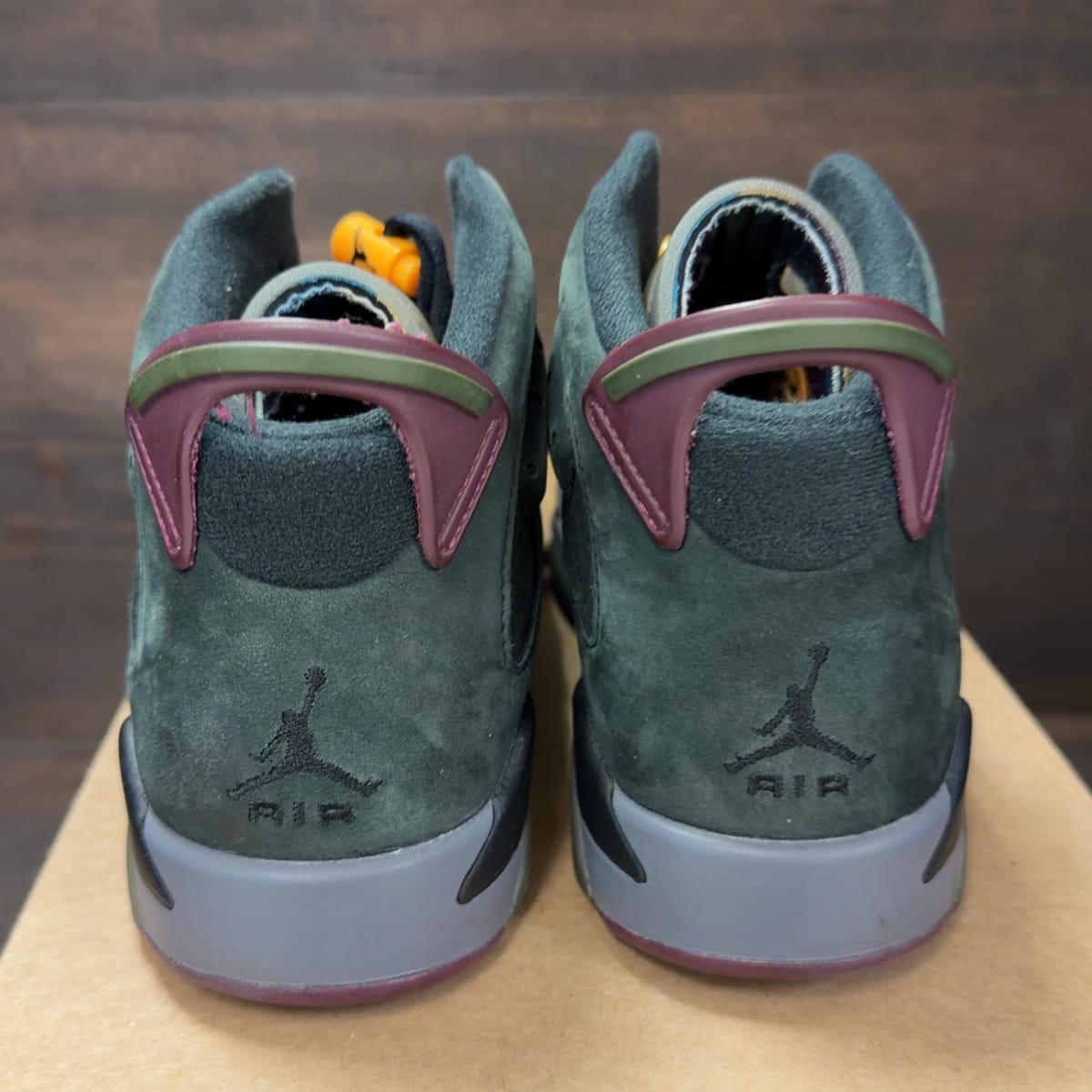 Jordan 6 Retro Bordeaux (GS) Size 6.5Y (Pre-Owned) - aux