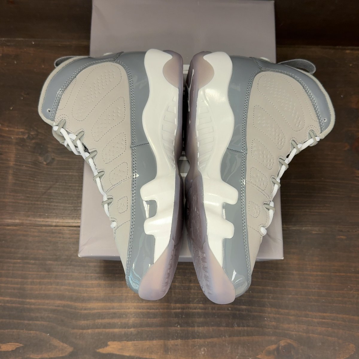 Jordan 9 Retro Cool Grey (2025) (GS) Size 7Y - aux