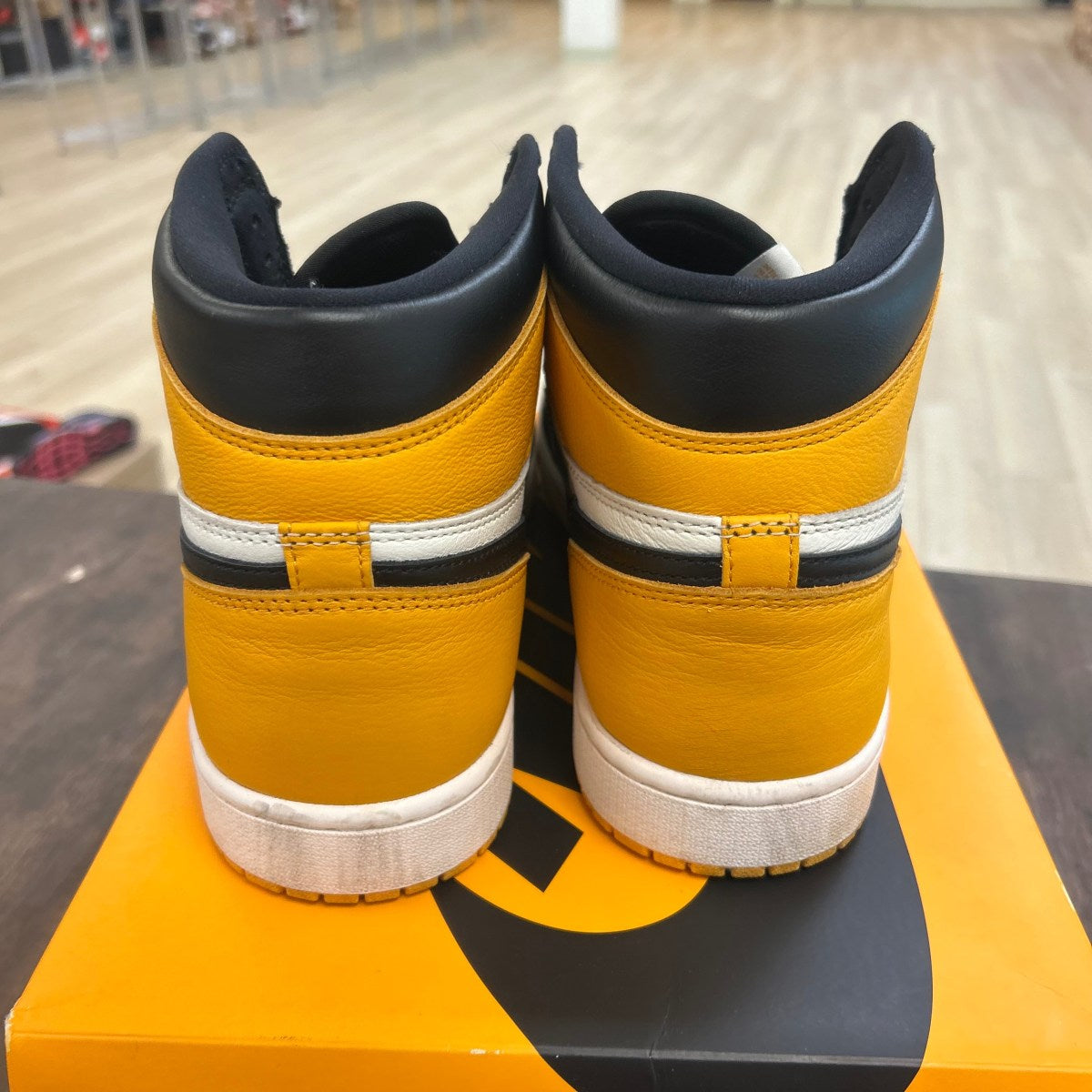 Jordan 1 Retro High OG Taxi Size 14 (Pre-Owned) - Image 4