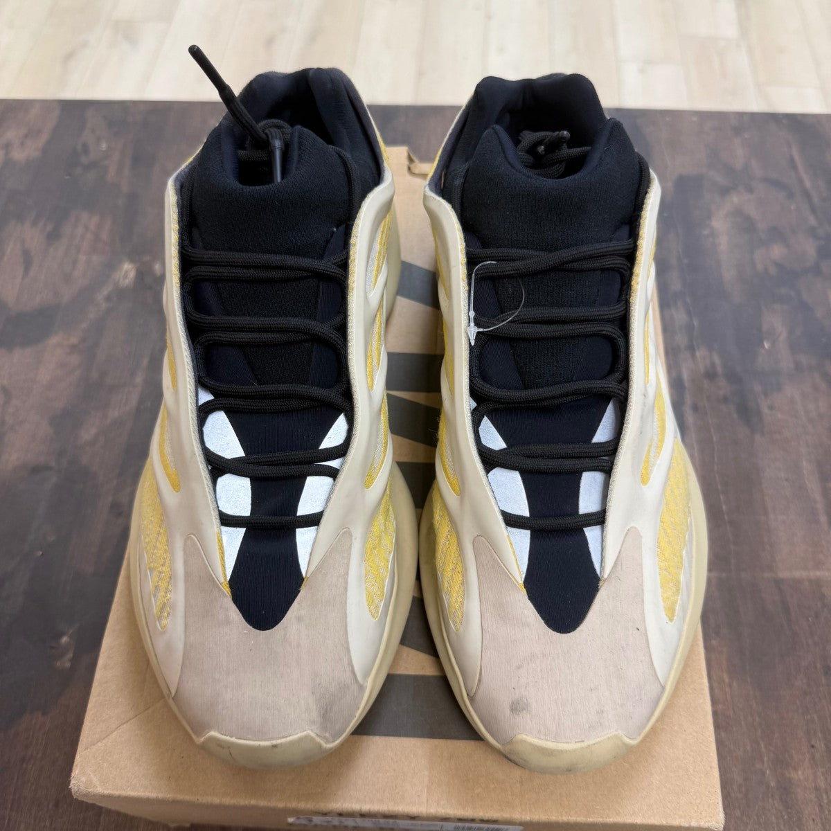 adidas Yeezy 700 V3 Safflower - Image 2