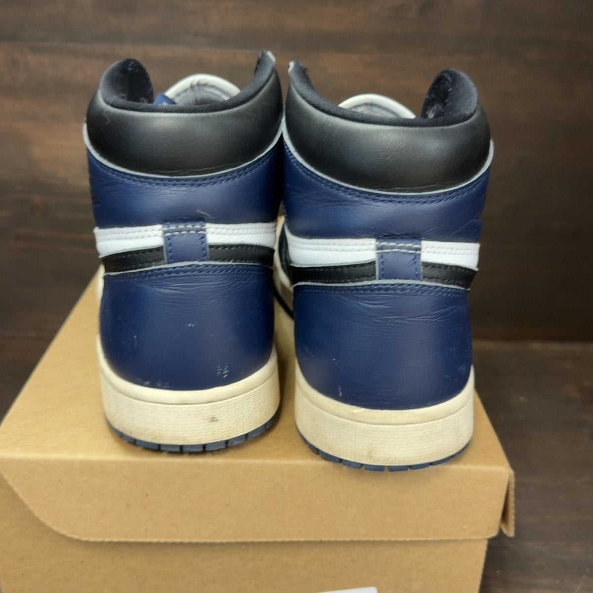 Jordan 1 Retro High OG Midnight Navy Size 9.5 (Pre-Owned) - Image 5
