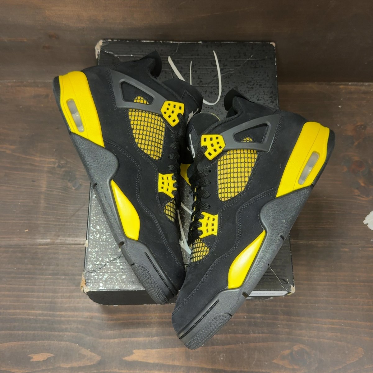 Jordan 4 Retro Thunder (2023) Size 11 (Pre-Owned) - back