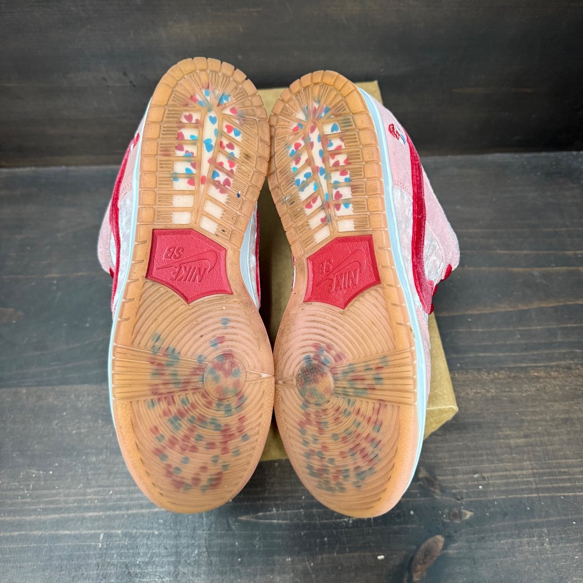 Nike SB Dunk Low StrangeLove Skateboards Size 10 (Pre-Owned) - box