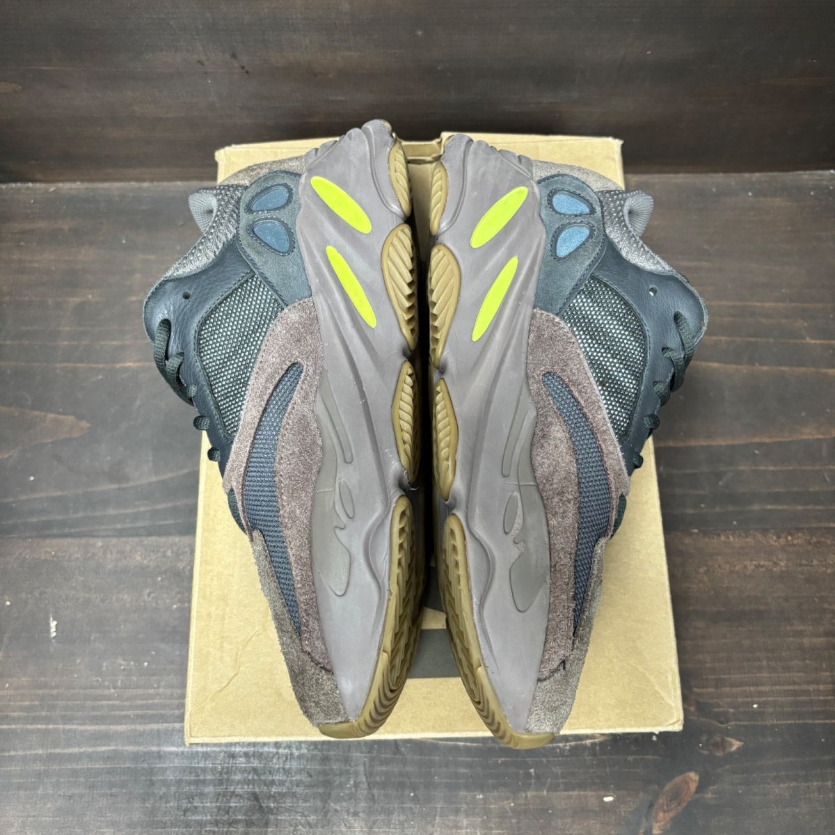adidas Yeezy Boost 700 Mauve - Image 4