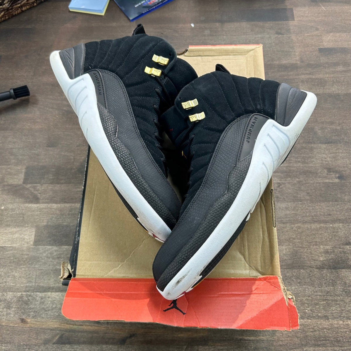 Jordan 12 Retro Reverse Taxi Size 10 (Pre-Owned) - Image 1