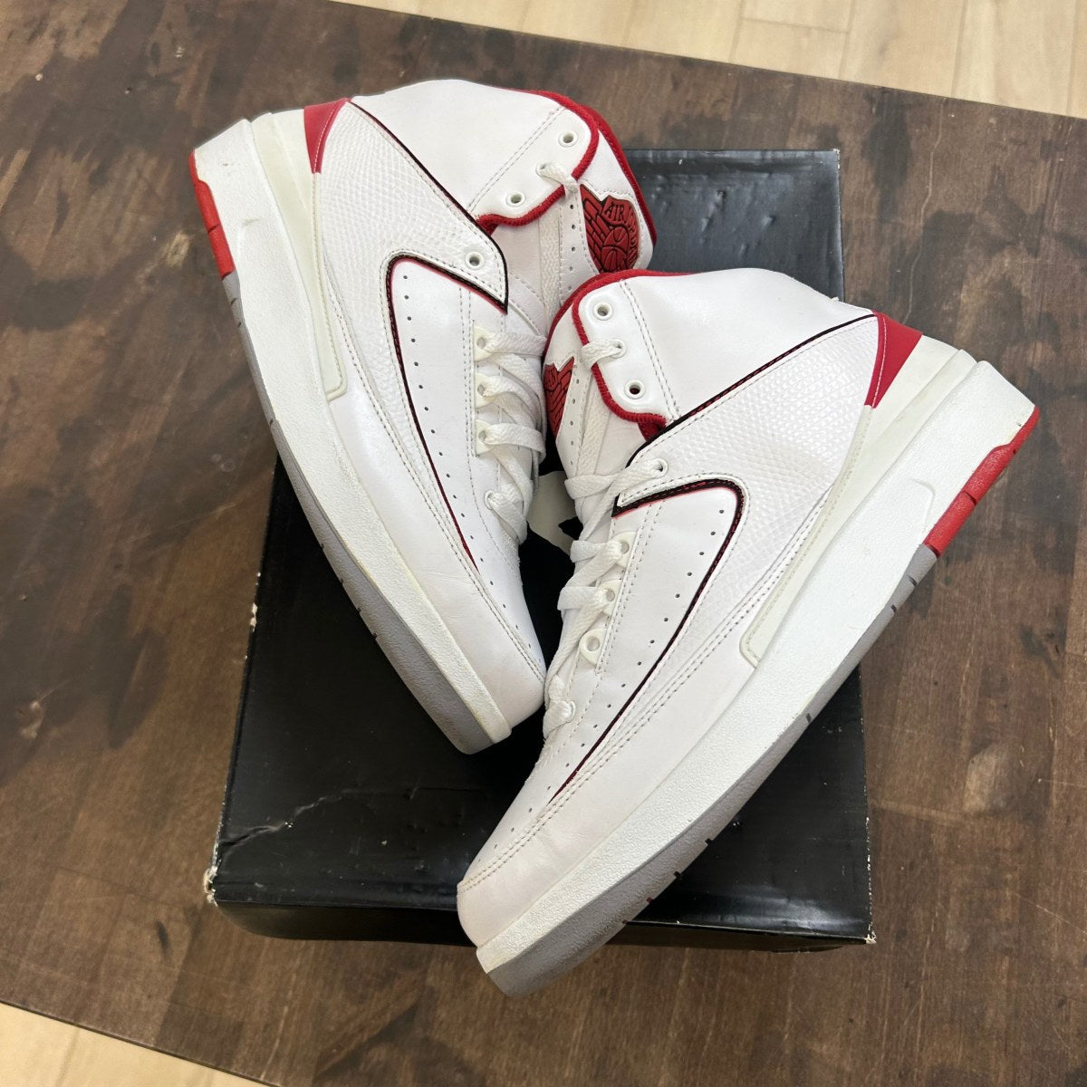Jordan 2 Retro White Red (2014) - Image 1