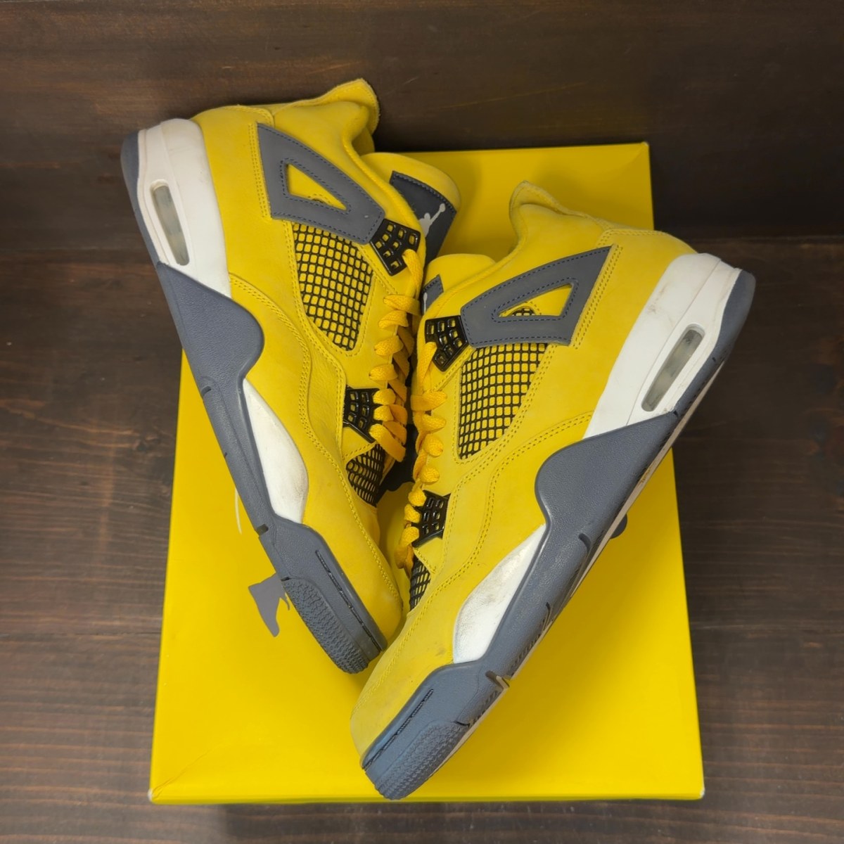 Jordan 4 Retro Lightning (2021) - Image 2