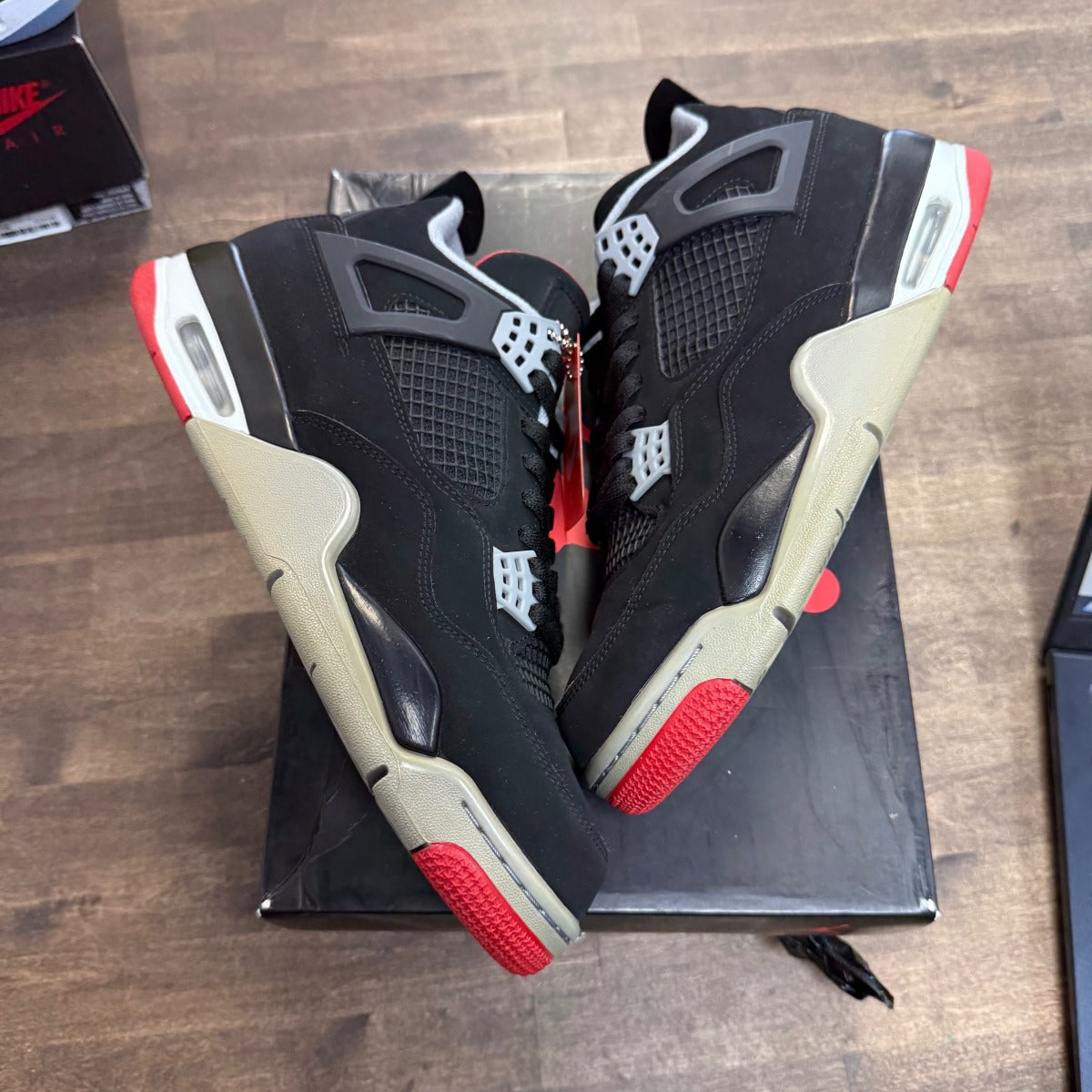 Jordan 4 Retro Bred (2019) - Image 1