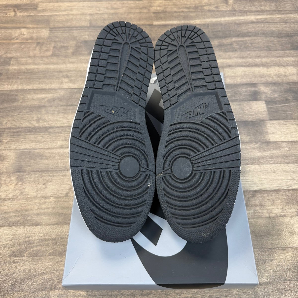Jordan 1 Retro Low OG Shadow (2024) - Image 4