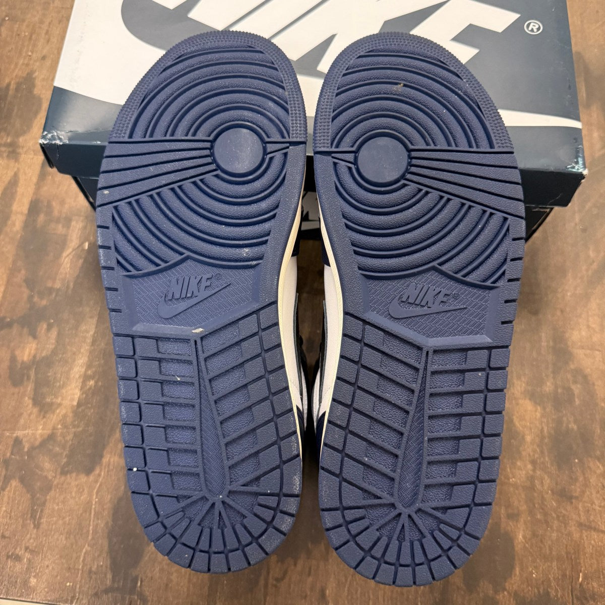 Jordan 1 Retro High OG Midnight Navy - Image 5