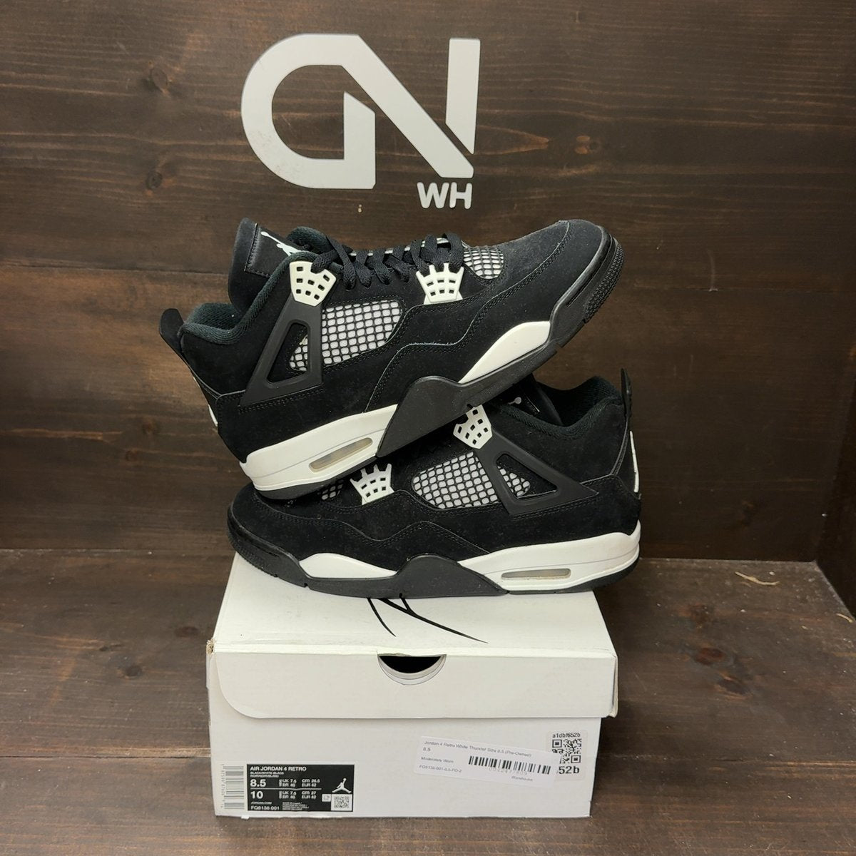 Jordan 4 Retro White Thunder Size 8.5 (Pre-Owned) - front