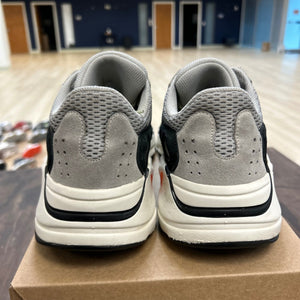 adidas Yeezy Boost 700 Wave Runner Size 11.5 (Pre-Owned) - Image 4