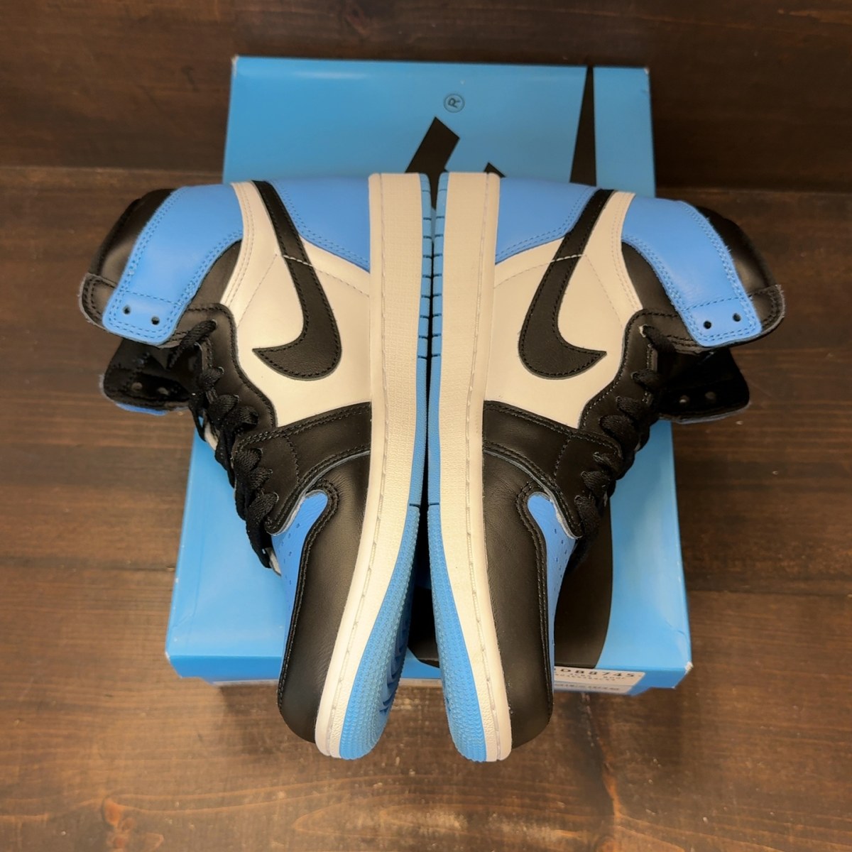 Jordan 1 Retro High OG UNC Toe - Image 4