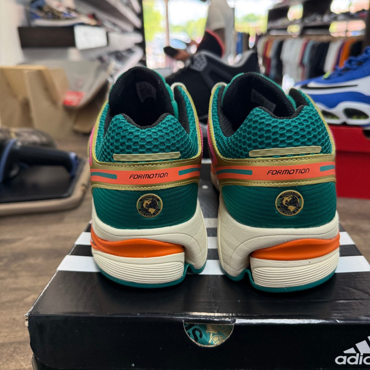 adidas Adistar Control 5 '404 Day' Size 14 (Pre-Owned) - Image 4