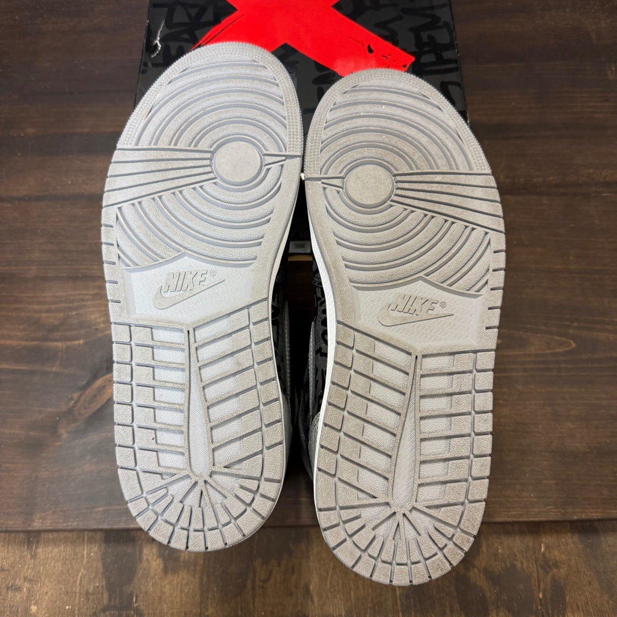 Jordan 1 Retro High OG Rebellionaire - Image 5