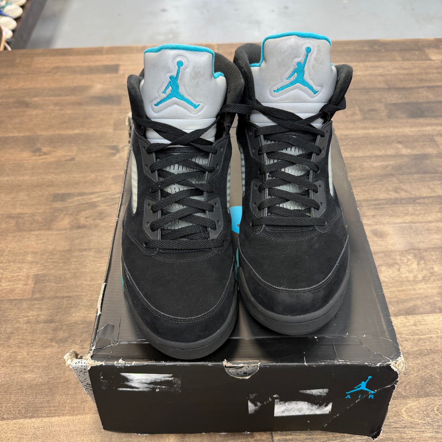 Aqua Jordan 5 Retro (USED)
