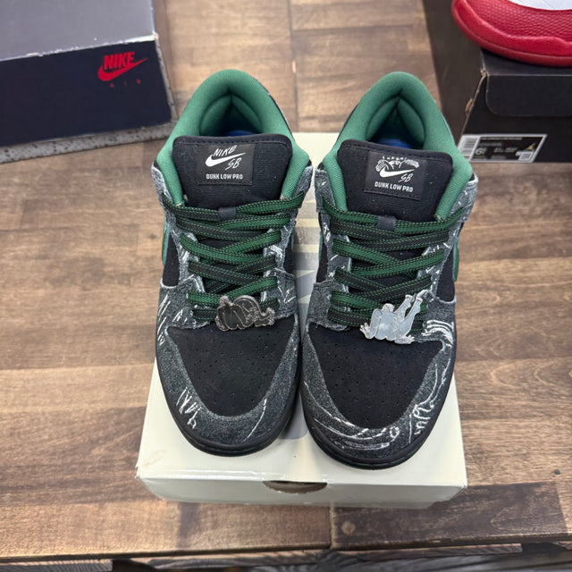 There Skateboards SB Dunk Low (USED)