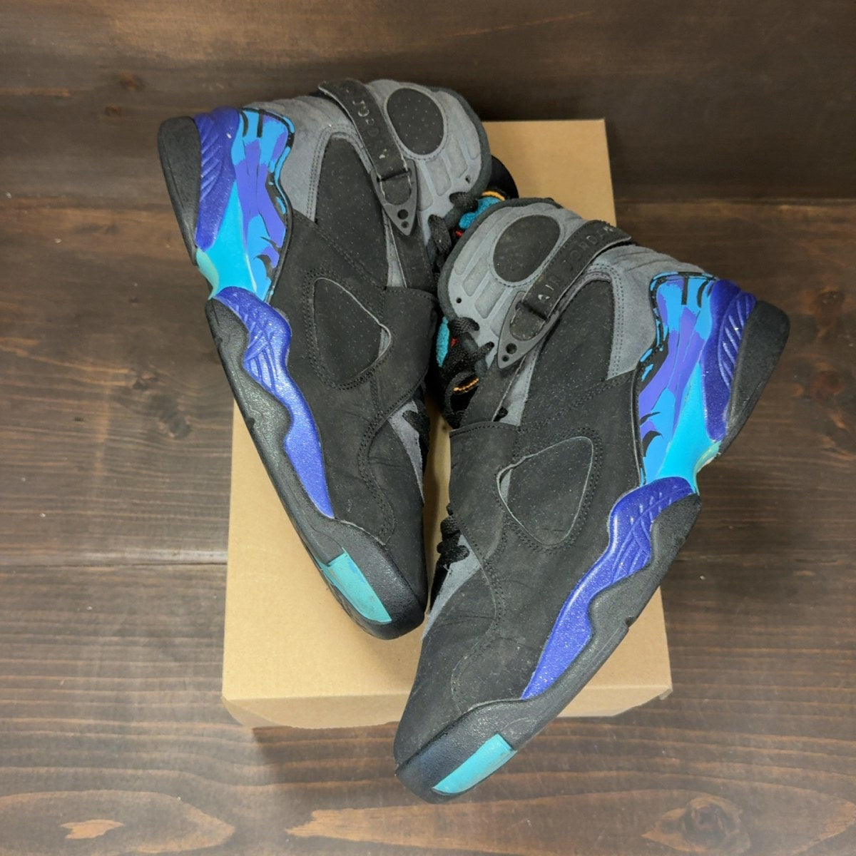 Jordan 8 Retro Aqua (2015) Size 11 (Pre-Owned) - Image 2
