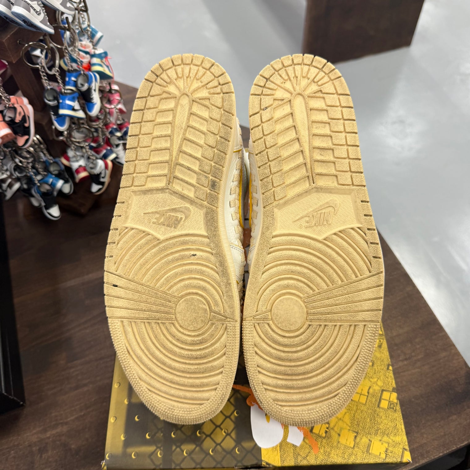 Bephie's Beauty Supply Union LA Jordan 1 High (USED)