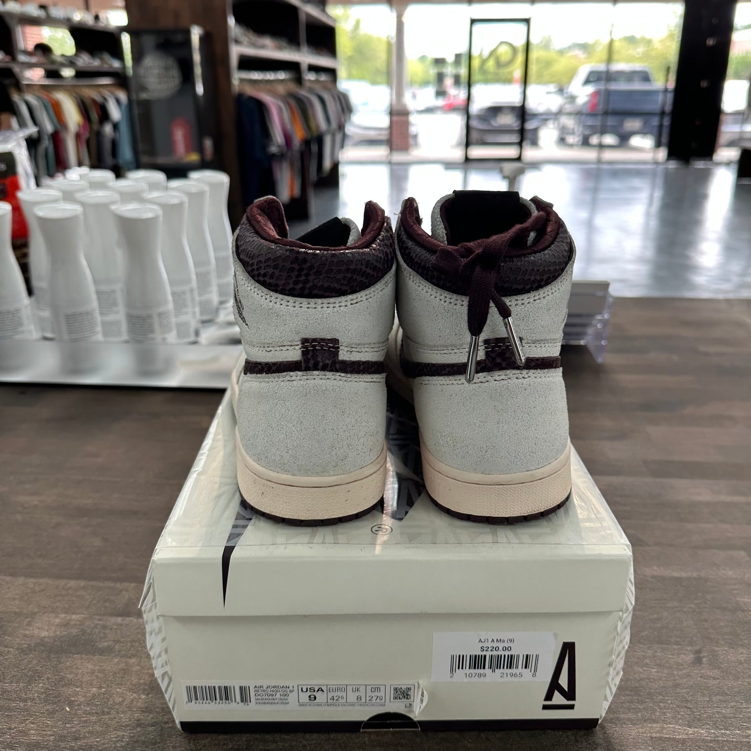 A Ma Maniere Jordan 1 High OG (USED)