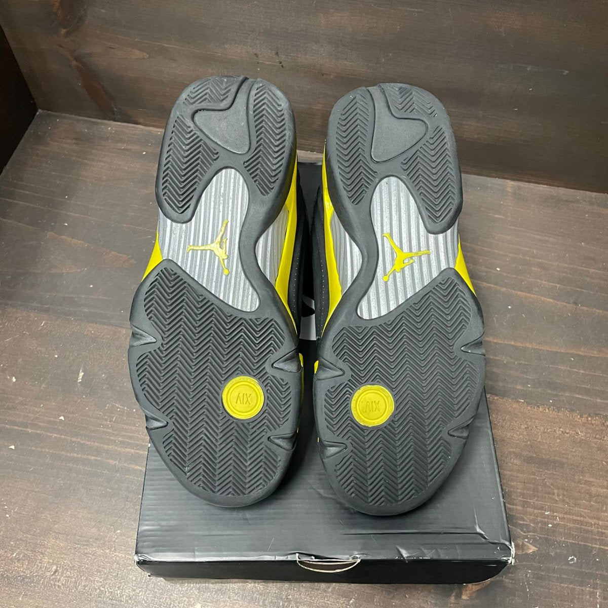 Jordan 14 Retro Thunder Size 10.5 (Pre-Owned) - tag