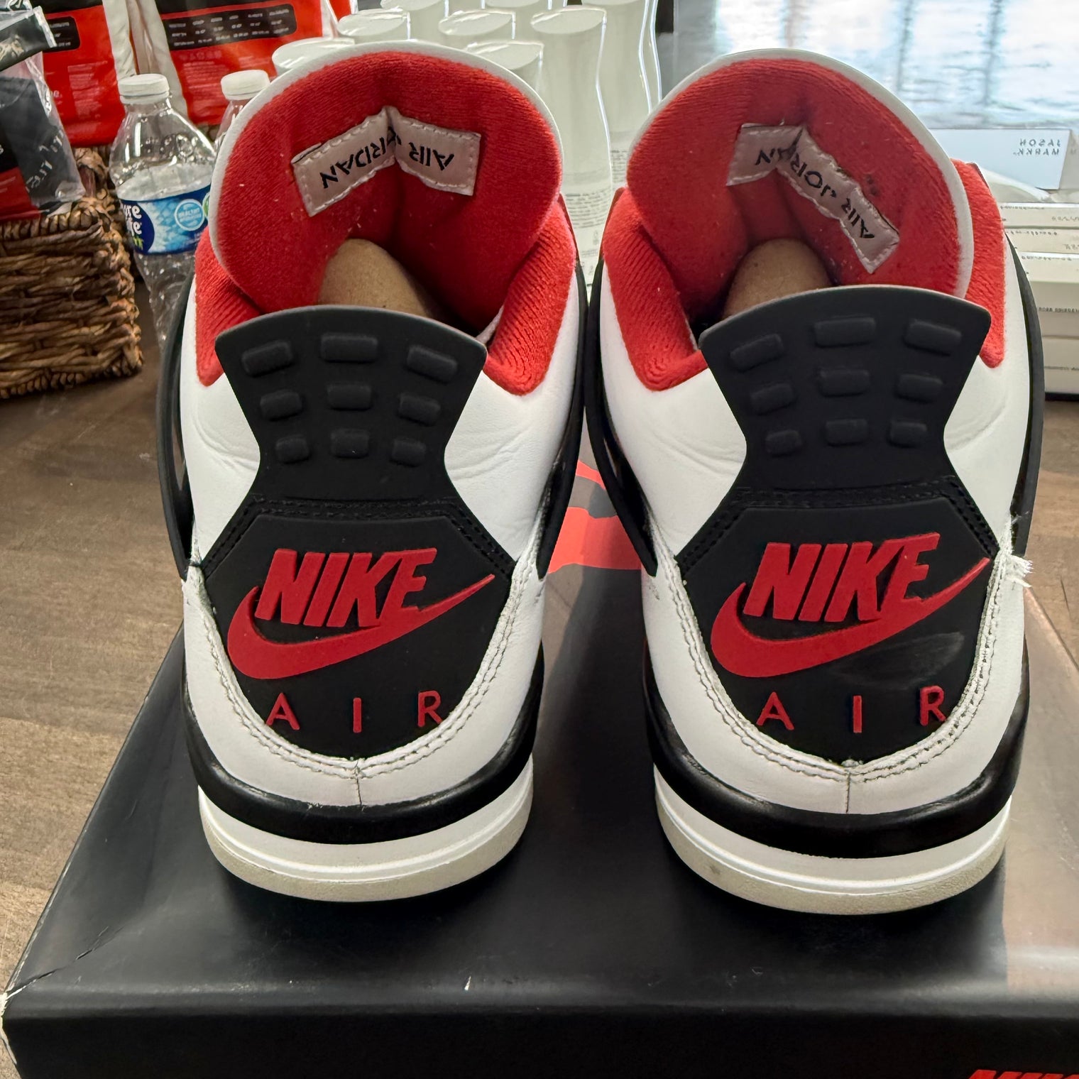 Fire Red Jordan 4 2020 (USED)