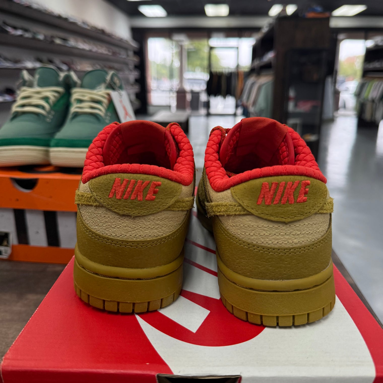 Bronzine Sesame Picante Red Dunk Low (W) (Used)