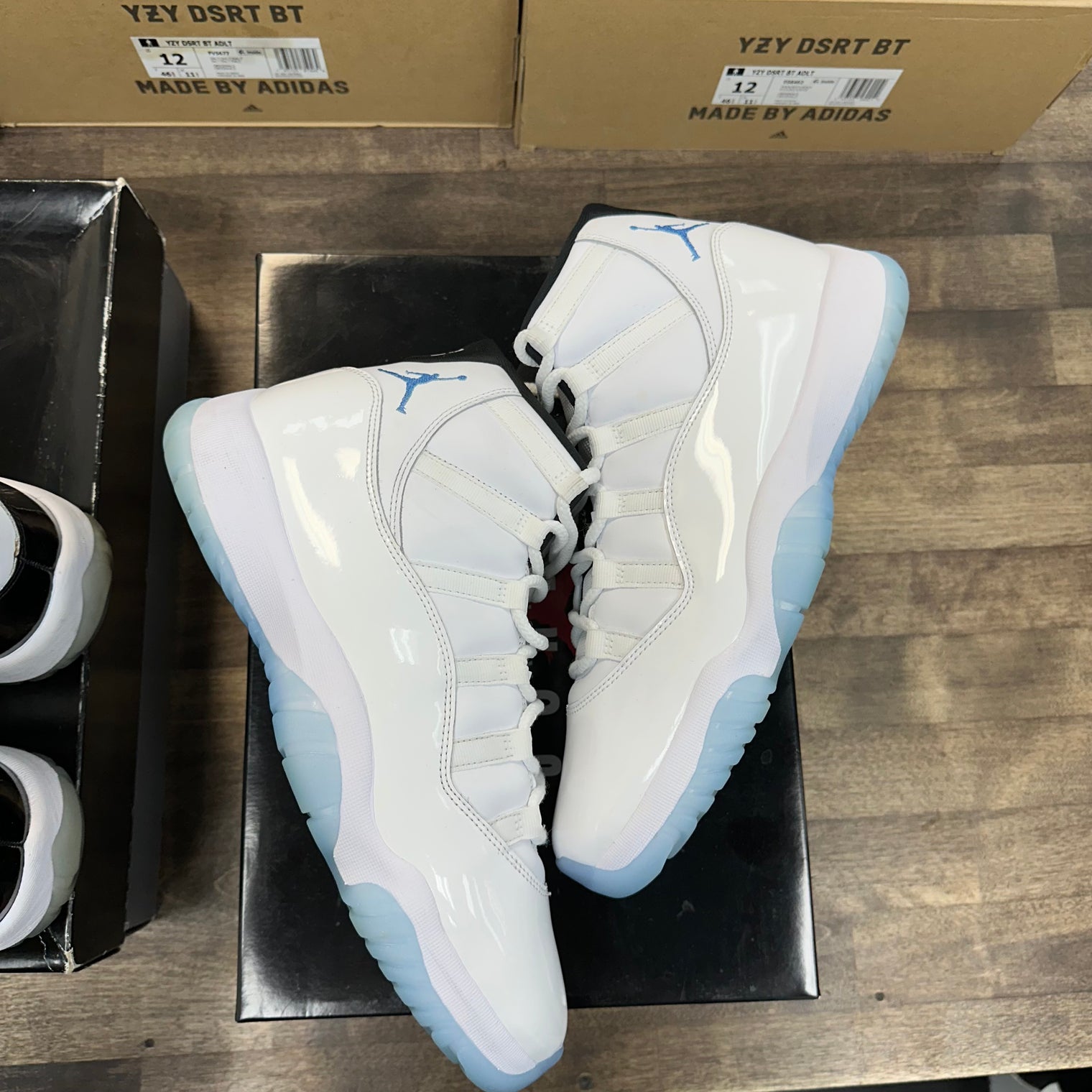 Jordan 11 Retro Legend Blue (2024) (US 11) (USED)