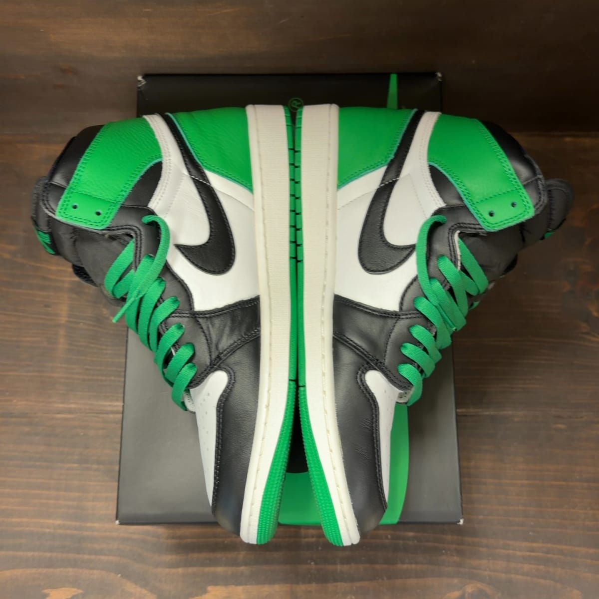 Jordan 1 Retro High OG Lucky Green Size 12 (Pre-Owned) - aux