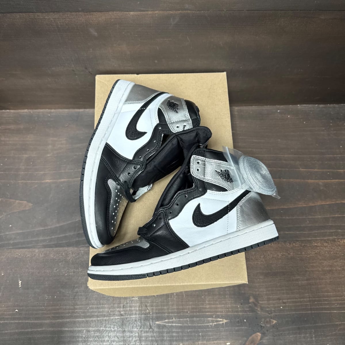 Jordan 1 Retro High Silver Toe (Women's) Size 7W - tag