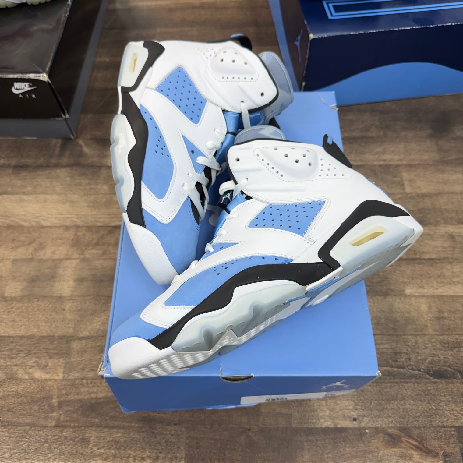 UNC Home Jordan 6 Retro (USED)