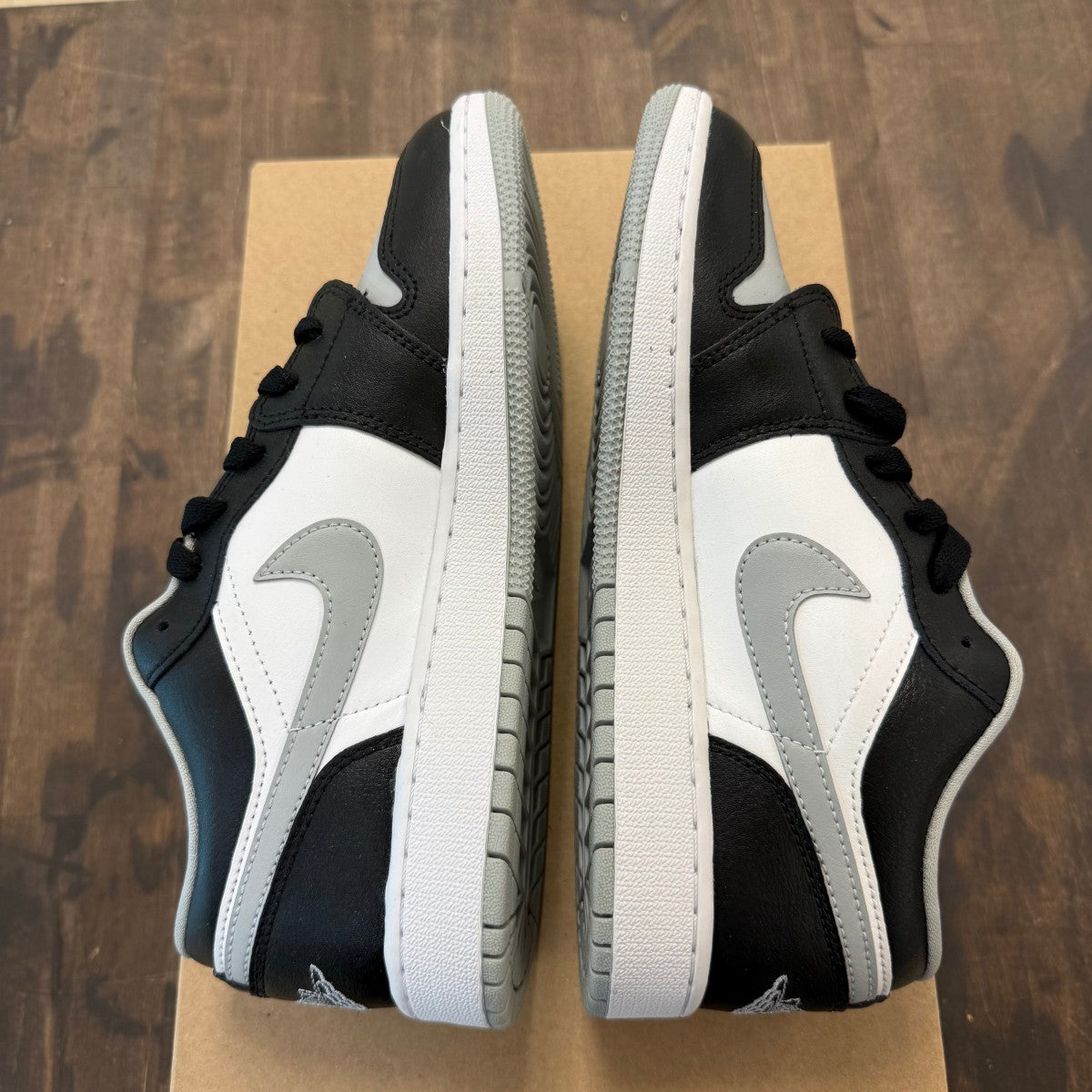 Jordan 1 Low Shadow Toe (GS) Size 7Y (Pre-Owned) - Image 4