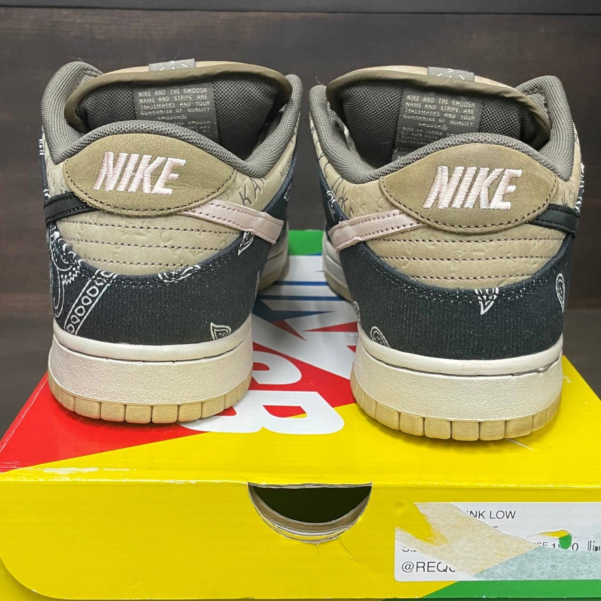 Nike SB Dunk Low Travis Scott - Image 4