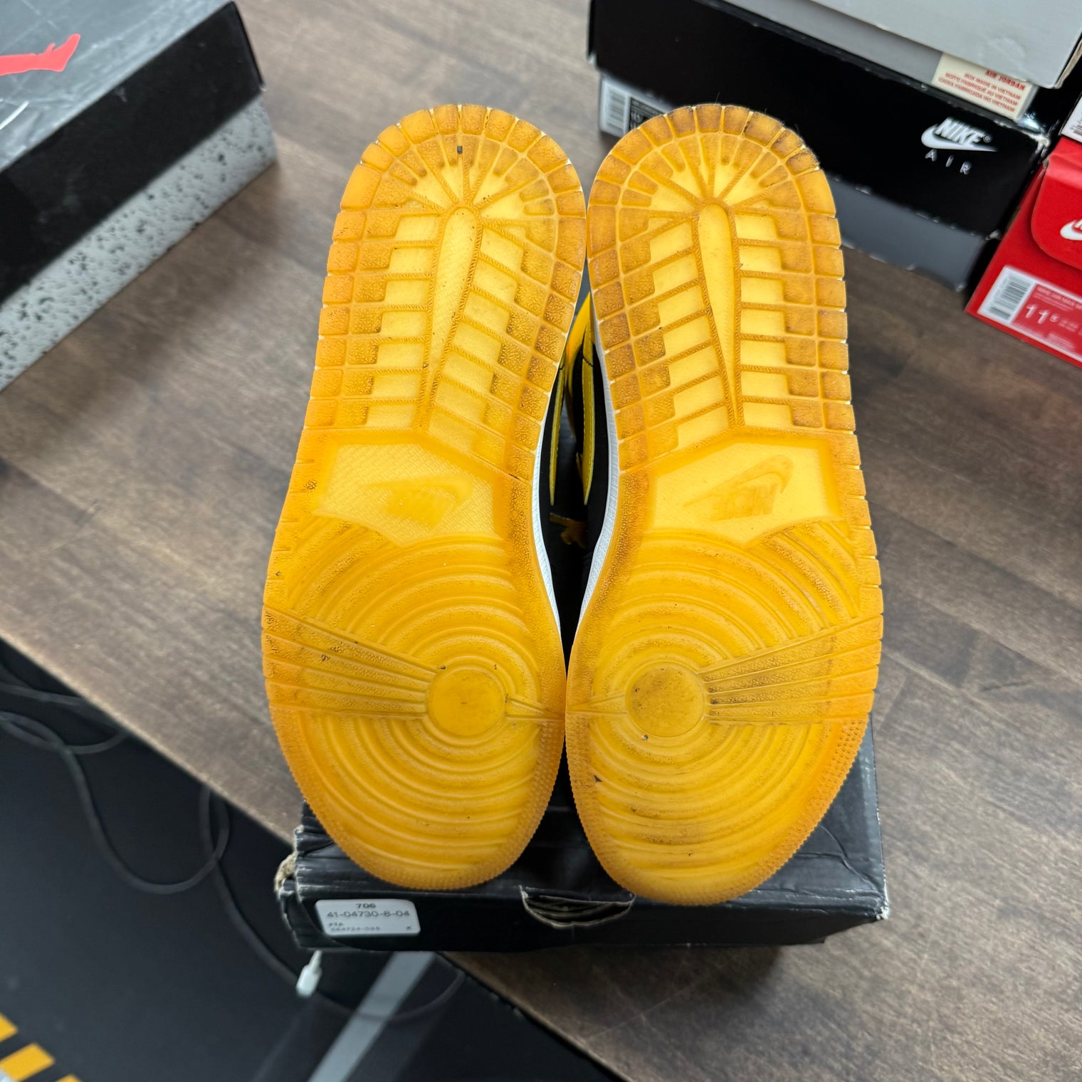 New Love Jordan 1 Retro Mid (2017) (USED)