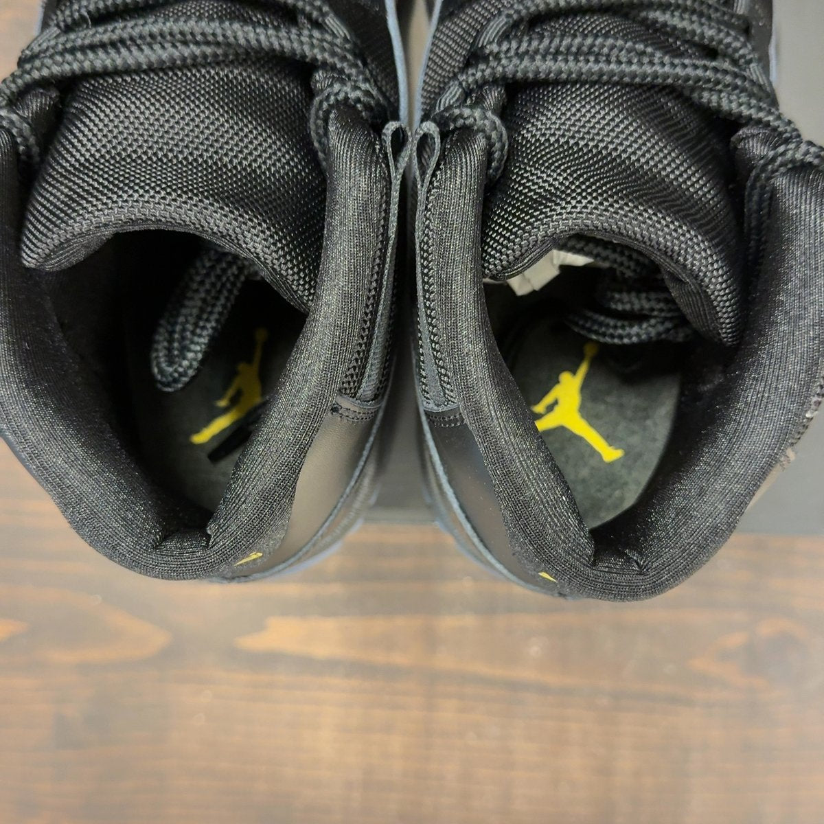 Jordan 11 Retro Gamma Blue (2025) Size 9.5 (Pre-Owned) - aux