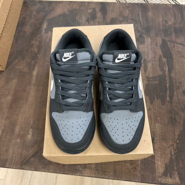 Nike Dunk Low Anthracite Size 7 (Pre-Owned) - Image 2