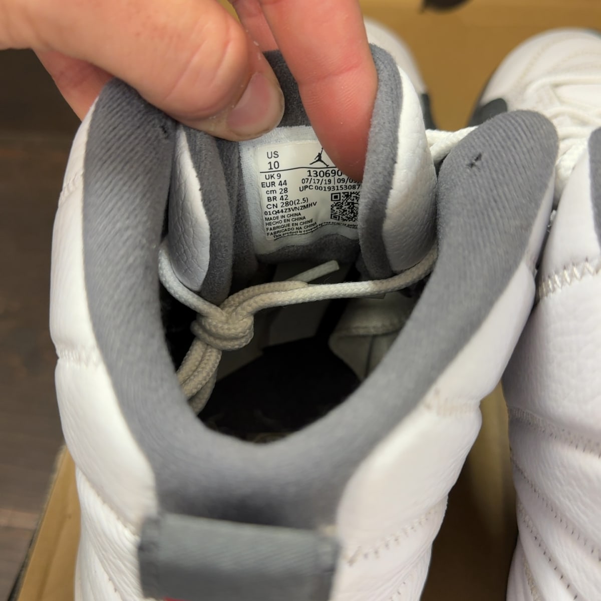 Jordan 12 Retro White Dark Grey Size 10 (Pre-Owned) - aux