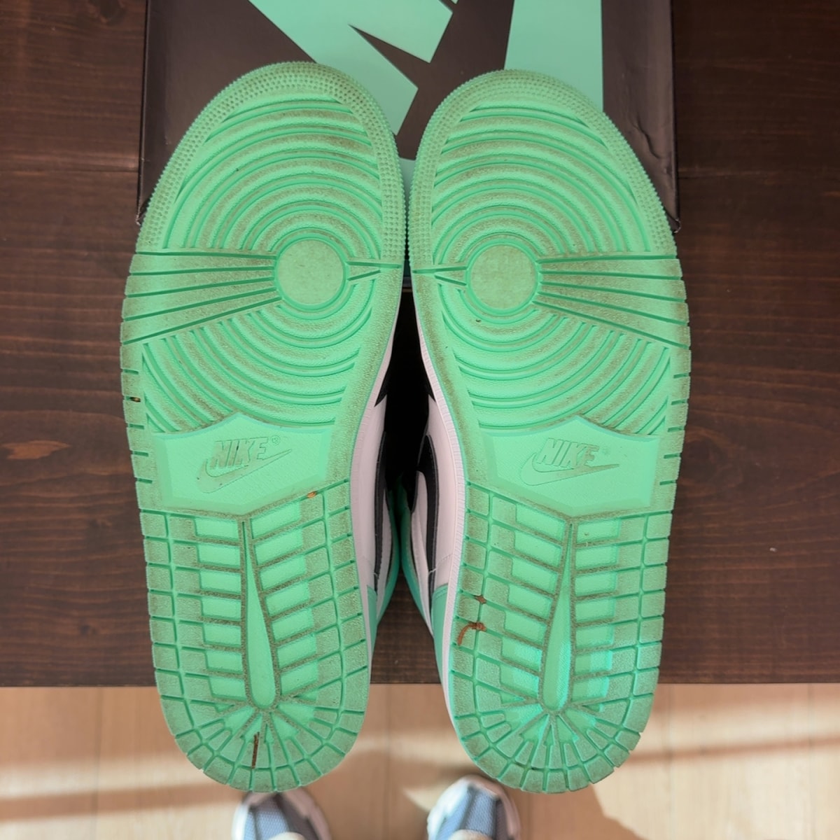 Jordan 1 Retro High OG Green Glow - Image 9