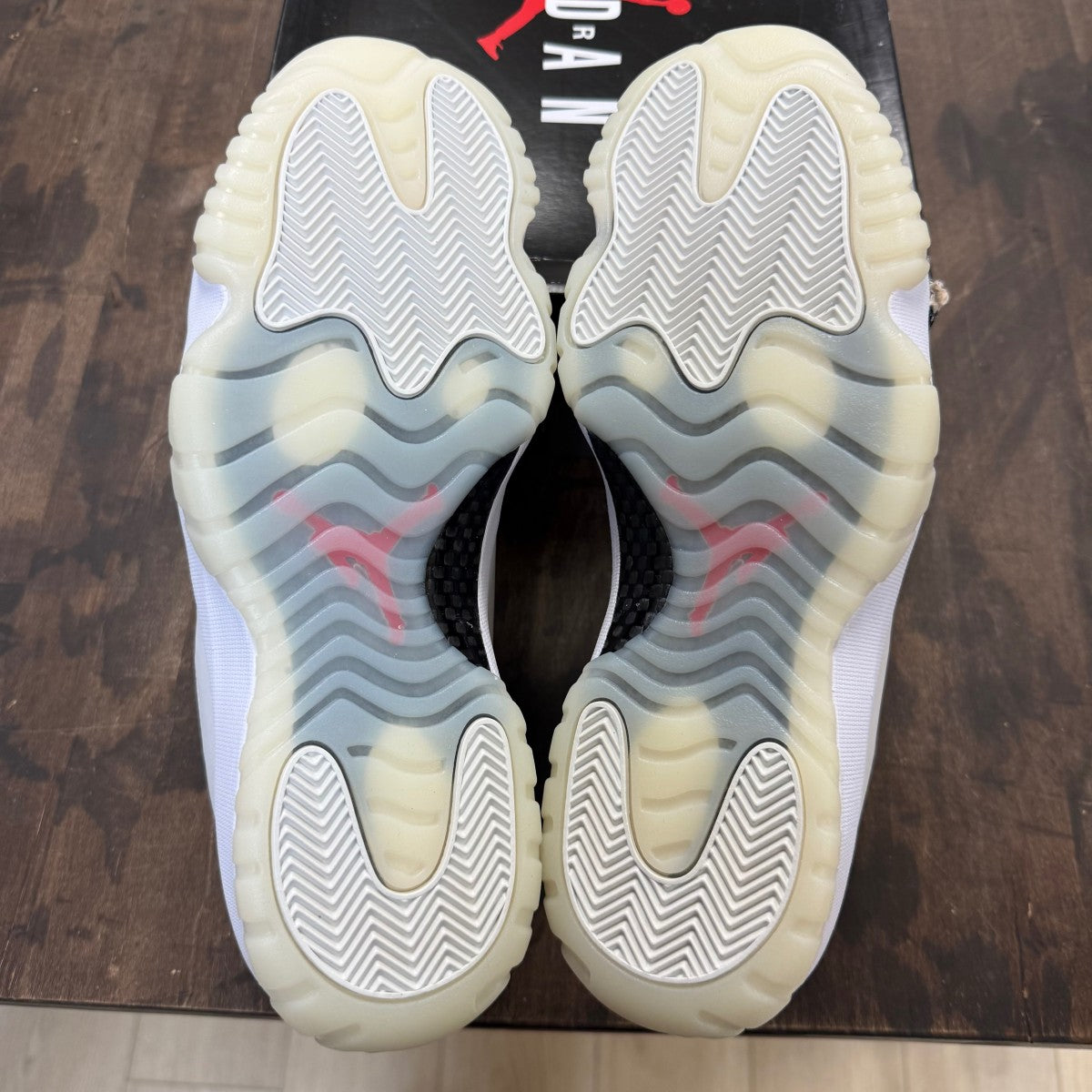 Jordan 11 Retro Platinum Tint - Image 5