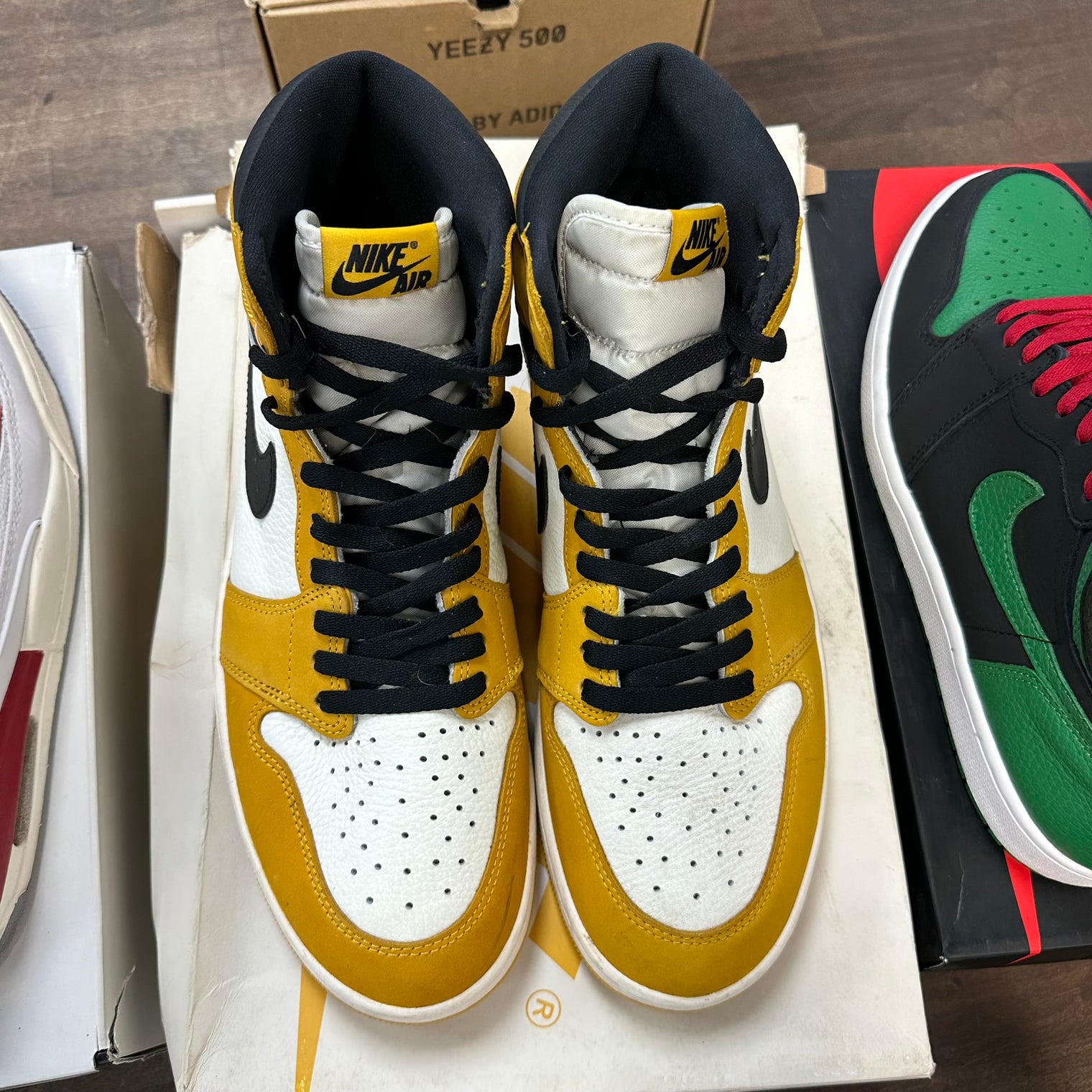 Yellow Ochre Jordan 1 Retro High OG (USED,Damaged Box)