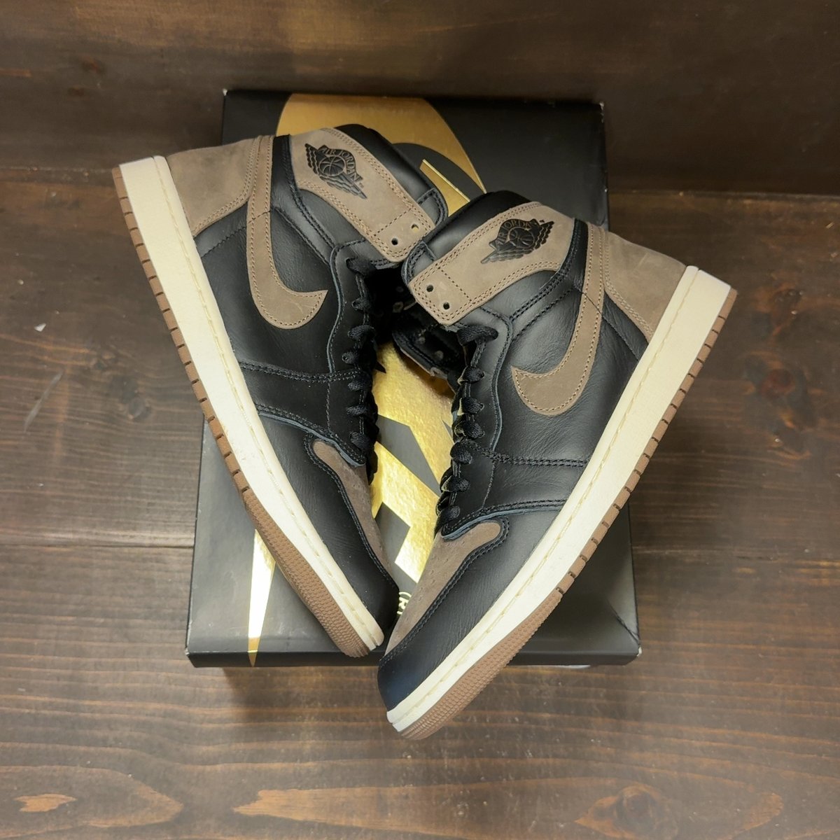 Jordan 1 Retro High OG Palomino Size 10 (Pre-Owned) - back