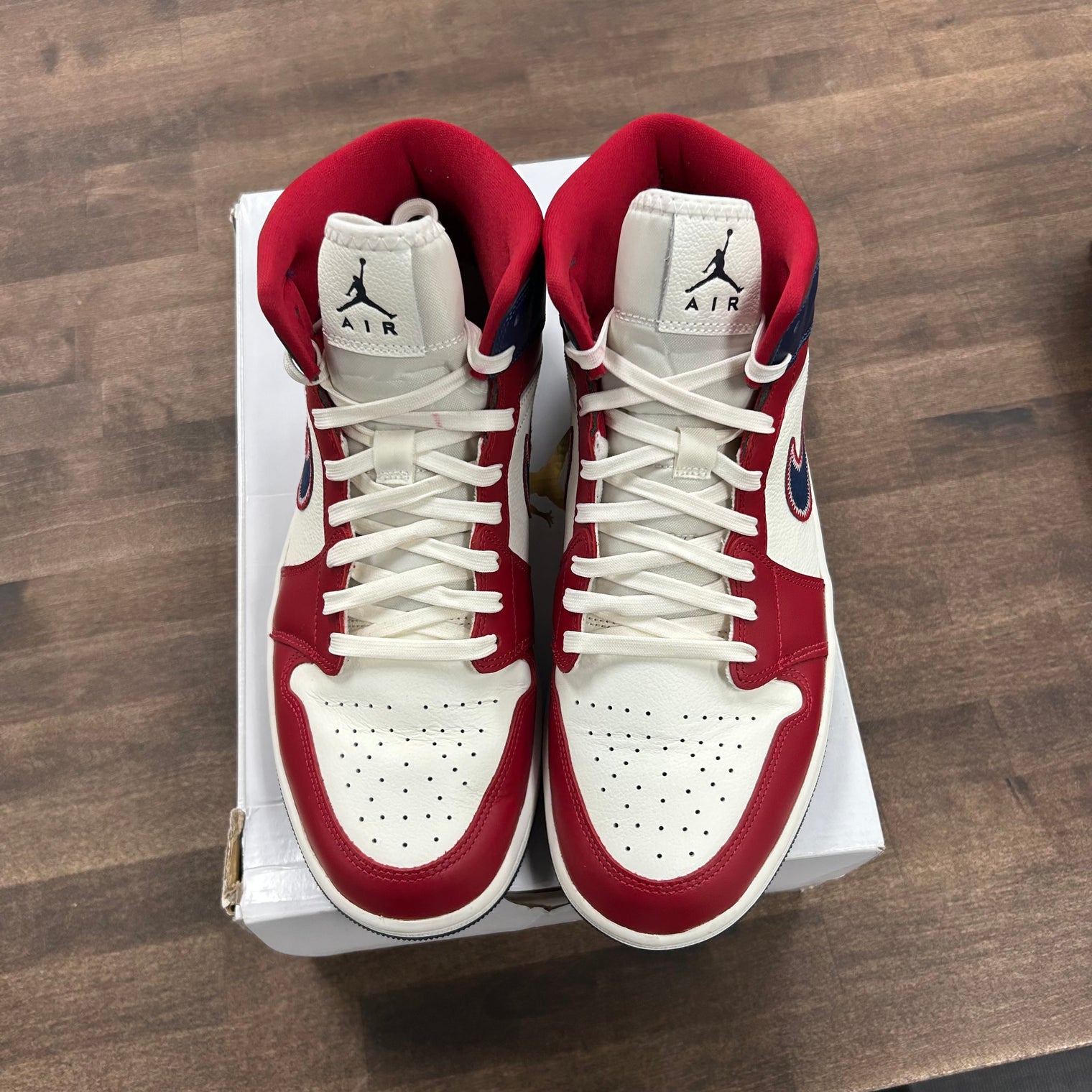 USA Jordan 1 Mid (W) (2022) (USED)
