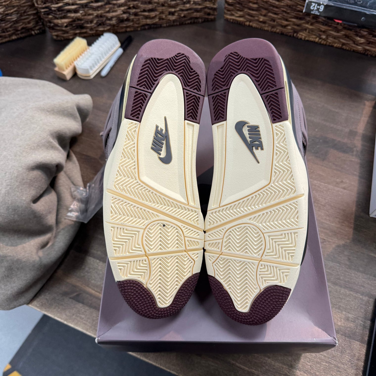 A Ma Maniere Violet Ore Jordan 4 Retro SP (Lightly Worn)