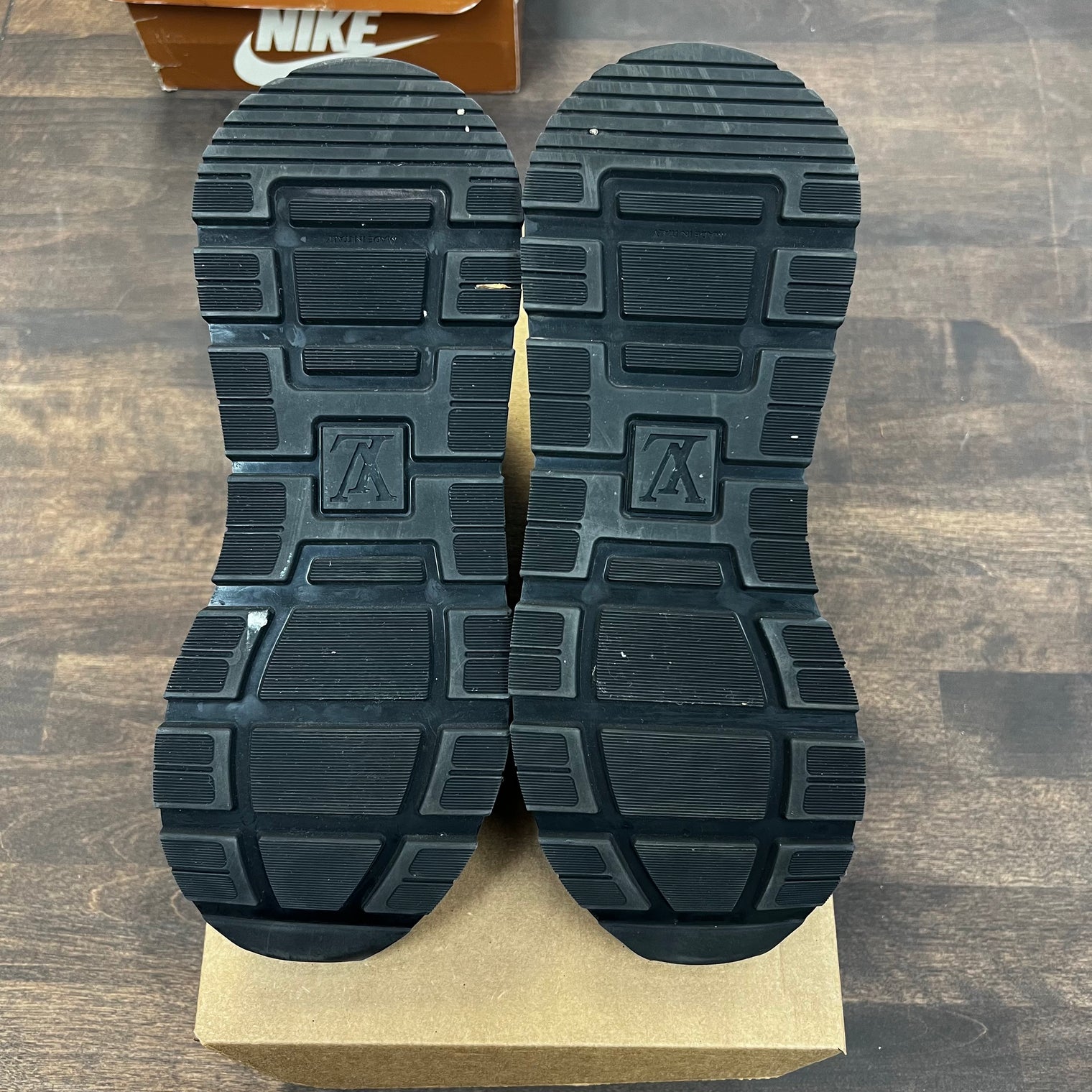 Louis Vuitton Runner Runaway Navy Shoe (USED ,no box)